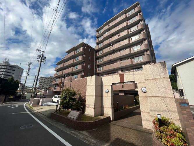 ラビデンス守山町南 1 01号室